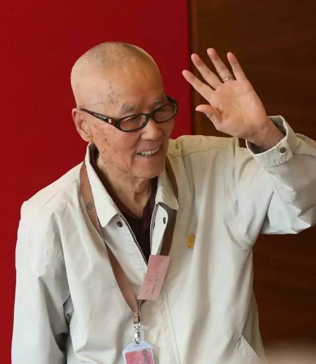 老友见面打个招呼