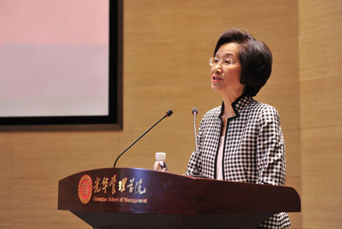 北大国际关系学院袁明教授作主题演讲