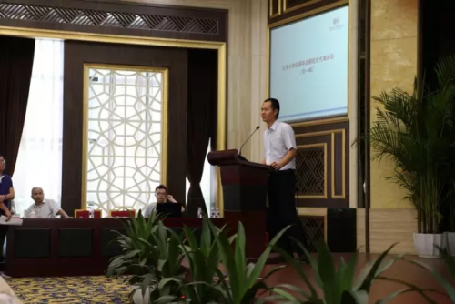 北京大学在校生代表，北大政府管理学院2016级博士生徐梓原同学发言
