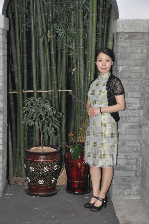 贾晓晖：2007级北大文学硕士。2014级北大第四届书法研究生班学员。北京大学校友书画协会书法公益班2016级学员。