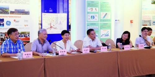 老学长深情回顾座谈会来历