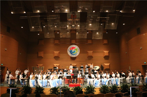 民乐团演奏
