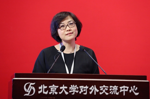 陈巍然女士致辞