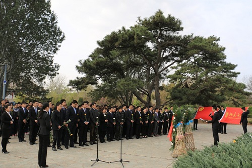 清明节公祭活动现场