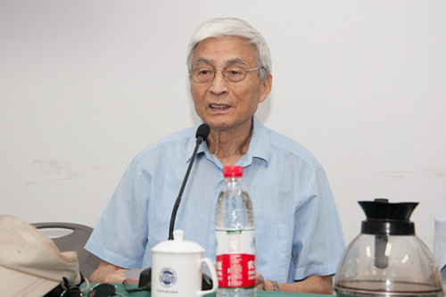 杨紫烜教授 