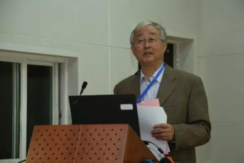 许崇任会长作工作报告