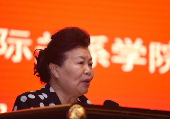 北京大学国际关系学院院友会常务副会长沈建国致辞