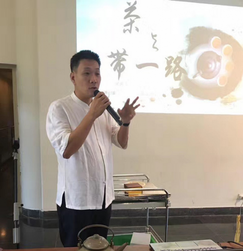 北京大学马来西亚校友会会长赖贞瑝先生现场发言