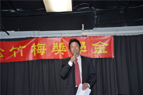 交大校友会会长蒋建良介绍嘉宾