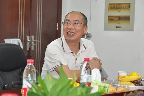图说：北大湖北校友会副会长兼秘书长彭生鹏