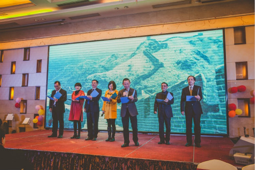 法学院校友用各地方言演绎《沁园春.雪》