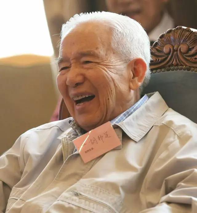 开心的胡邦定先生