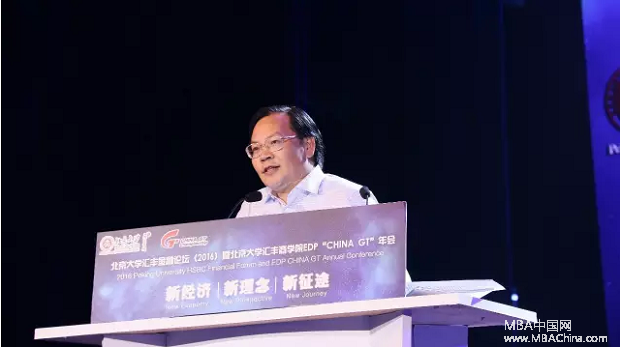 在介绍了美国电影产业的成功经验后，俞剑红分析了中国电影产业的发展对策