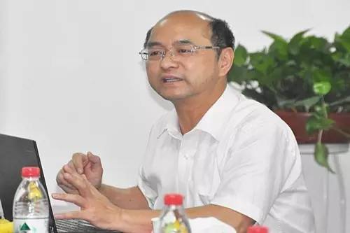 图说：北大校友、“长江学者”黄云辉教授讲话