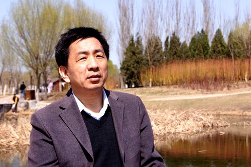 倪晋仁近影