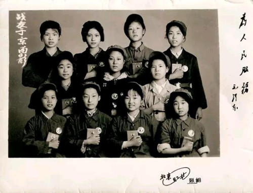 (当年朗润园的发小们合影)