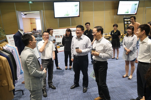 专家组实地调研光华管理学院