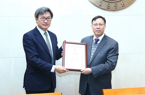 2c4138b2cf3f1b9d5d4803