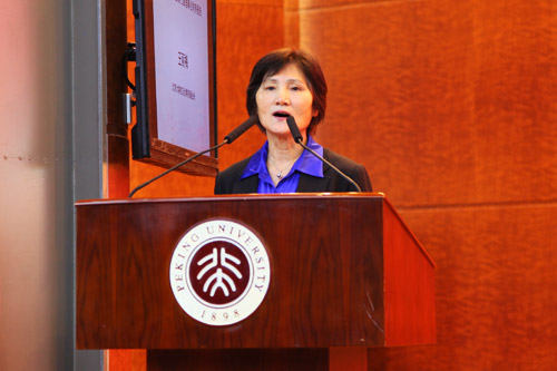 王丽梅作校友会第七届理事会财务报告