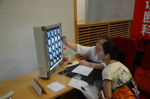 学院校友会的年度首创特色活动,众多医预校友医师返校参与,共同筑起北大生科人的健康长城。