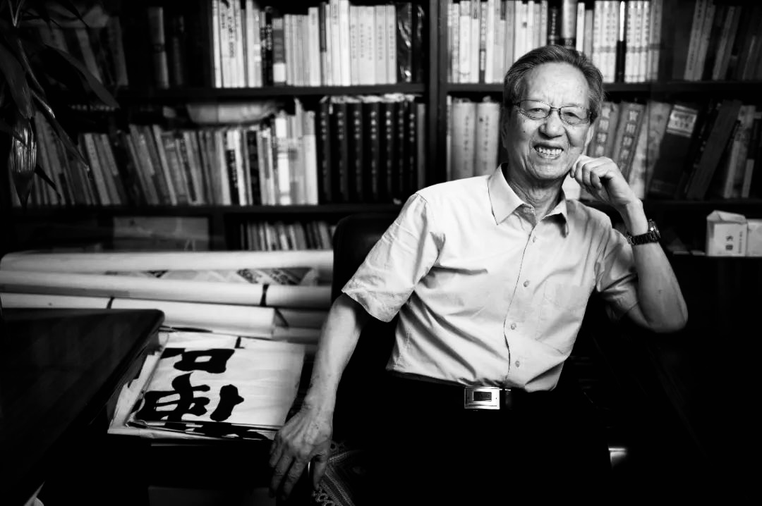 3eb79922386548af9ff51f3b8999783b.jpg 杨辛.jpg